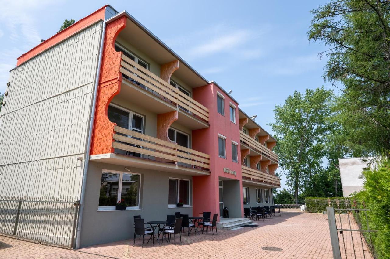 Rekreacne Stredisko Patince - Family Resort Екстериор снимка